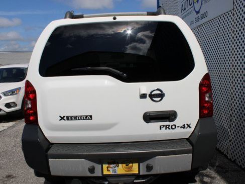 Used 2015 Nissan Xterra PRO-4X AWD/4WD image 10
