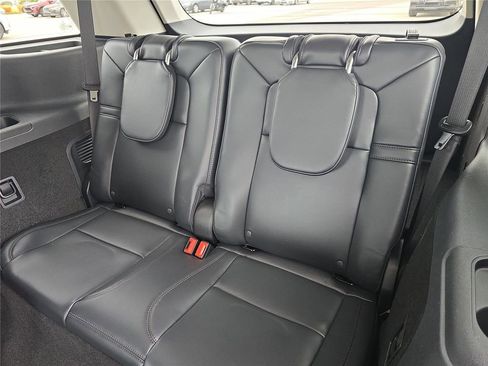 New 2025 Lincoln Aviator 2WD w/ Equipment Group 101A image 16