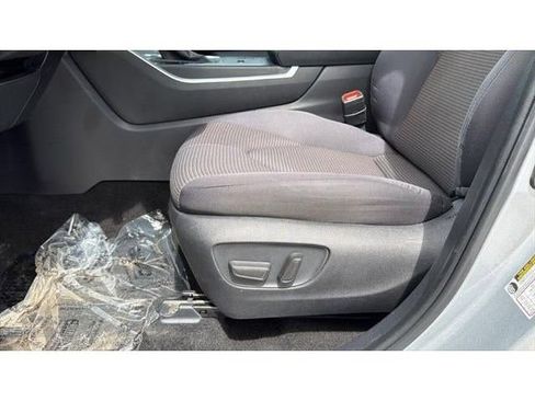 Certified 2025 Toyota Highlander LE FWD image 18