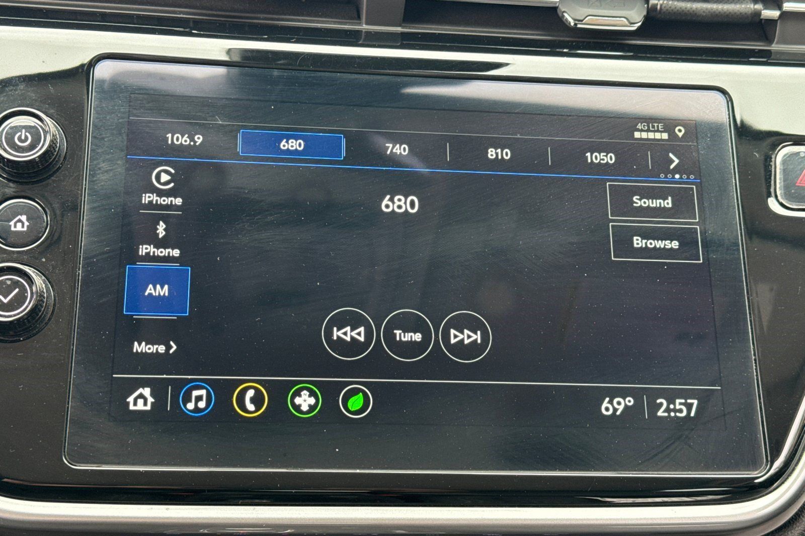 Used 2023 Chevrolet Bolt EUV LT w/ Comfort Package FWD image 20