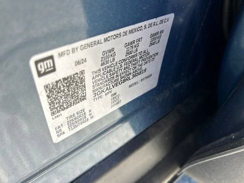 Used 2024 GMC Terrain SLT AWD/4WD image 40