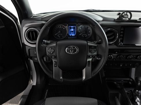 Used 2021 Toyota Tacoma TRD Off-Road w/ Technology Package AWD/4WD image 28