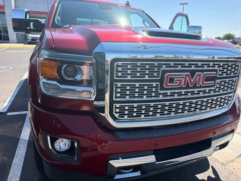 Used 2018 GMC Sierra 2500 Denali w/ Duramax Plus Package AWD/4WD image 2