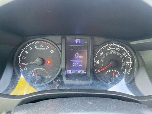 Used 2019 Toyota Tacoma SR w/ SR Convenience Package image 18