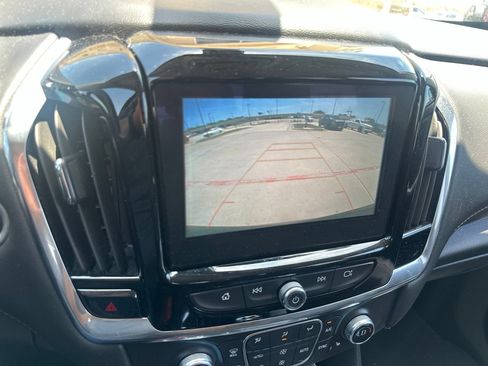 Used 2019 Chevrolet Traverse LT FWD image 15
