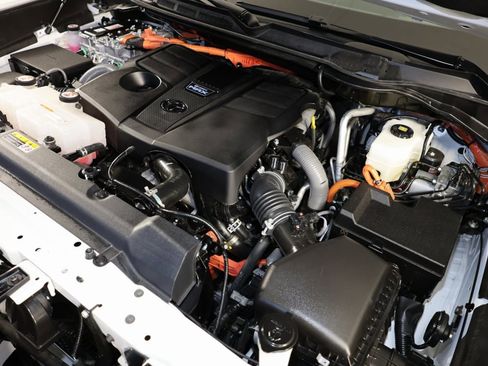 Used 2025 Toyota Sequoia Platinum image 34