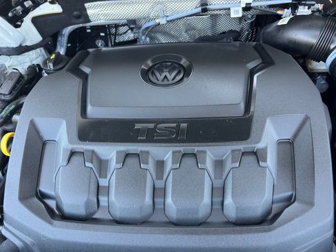 Certified 2024 Volkswagen Tiguan SE R-Line FWD image 22
