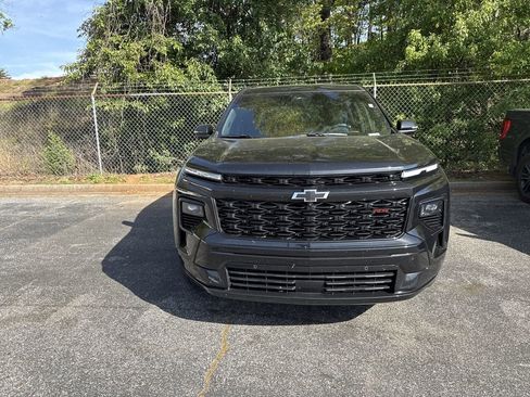 Used 2026 Chevrolet Traverse RS w/ LPO, Floor Liner Package FWD image 4