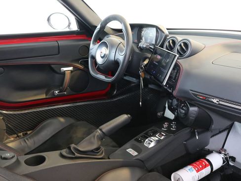 Used 2015 Alfa Romeo 4C Launch Edition w/ Convenience Group RWD image 20