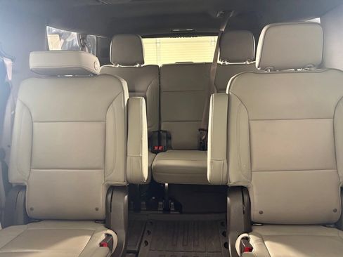 Used 2023 GMC Yukon XL SLT AWD/4WD image 39