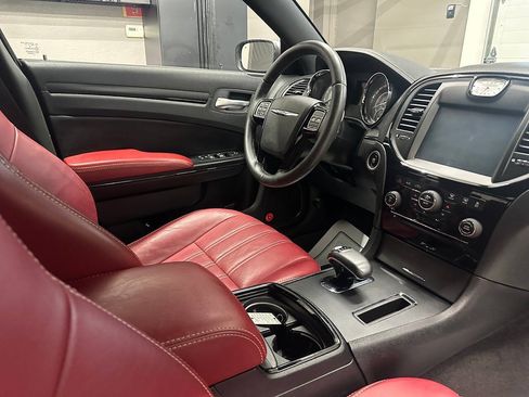 Used 2013 Chrysler 300 S RWD image 30
