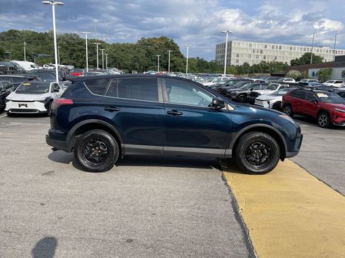 Used 2018 Toyota RAV4 LE w/ All Weather Liner Package AWD/4WD image 7