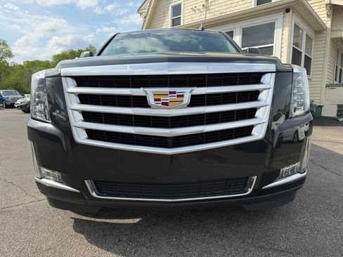 Used 2019 Cadillac Escalade Luxury image 11