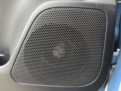 Used 2019 Toyota Tacoma TRD Off-Road w/ TRD Premium Off Road Package image 33