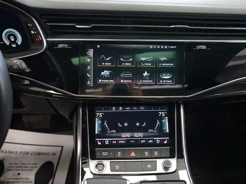 Used 2023 Audi Q8 Premium Plus AWD/4WD image 7