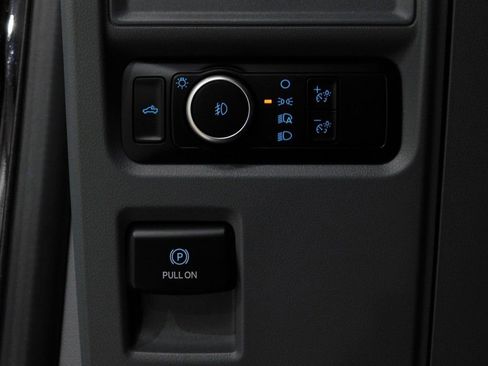 Used 2023 Ford F150 XLT w/ XTR Package image 37