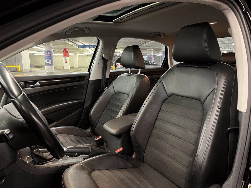 Used 2015 Volkswagen Passat 1.8T SEL Premium FWD image 19