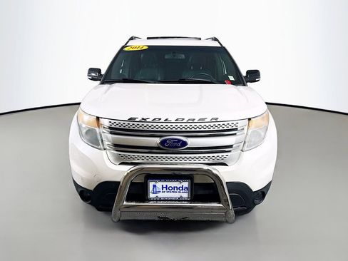 Used 2014 Ford Explorer XLT w/ Equipment Group 202A AWD/4WD image 2