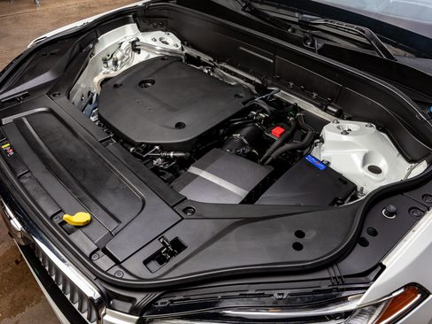 Used 2025 Volvo XC90 B6 Ultra w/ Protection Package Premier image 36