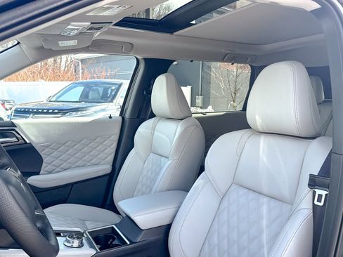 New 2025 Mitsubishi Outlander SEL image 20