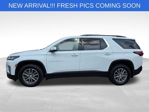 Used 2023 Chevrolet Traverse LT FWD image 3