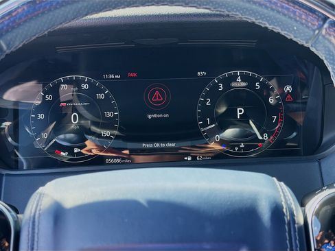 Used 2019 Land Rover Range Rover Velar R-Dynamic SE image 11