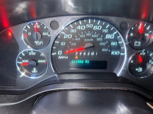 Used 2011 Chevrolet Express 2500 image 16