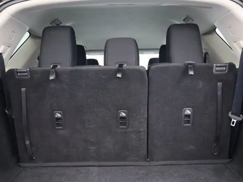 Used 2024 Nissan Pathfinder SV FWD image 16