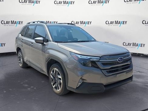 Used 2025 Subaru Forester Premium AWD/4WD image 7