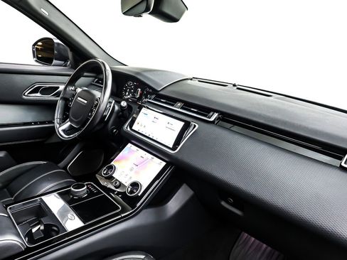 Used 2019 Land Rover Range Rover Velar R-Dynamic SE image 16