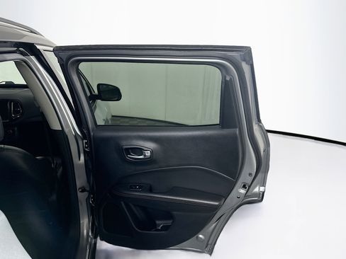 Used 2020 Jeep Compass Limited image 28