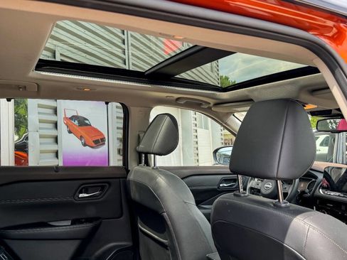 Used 2022 Nissan Rogue SL w/ SL Premium Package image 13