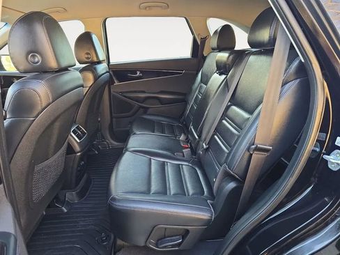 Used 2019 Kia Sorento EX image 13