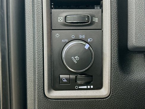 Used 2015 RAM 1500 Express w/ Black Ram 1500 Express Group image 10