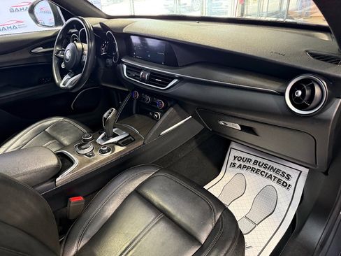 Used 2022 Alfa Romeo Stelvio Ti AWD/4WD image 49