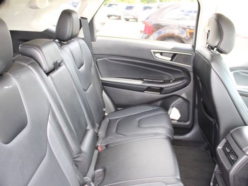Used 2016 Ford Edge Titanium AWD/4WD image 17
