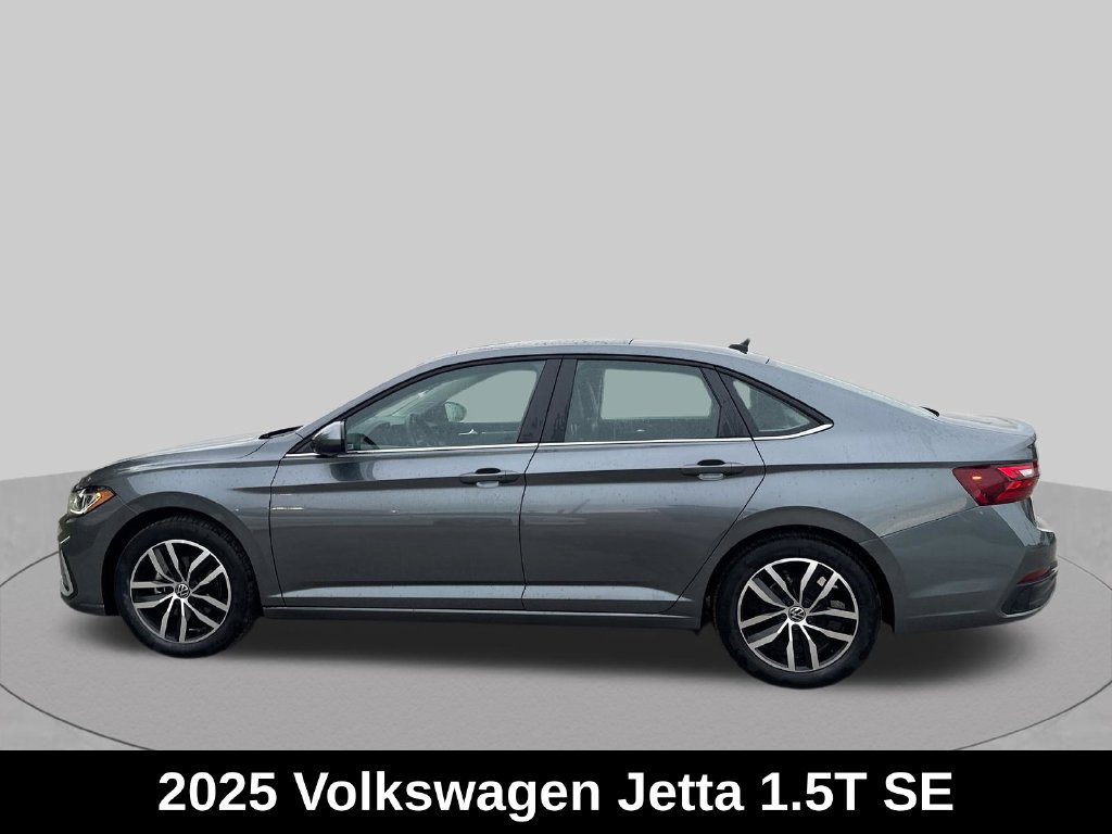 Used 2025 Volkswagen Jetta SE FWD image 2