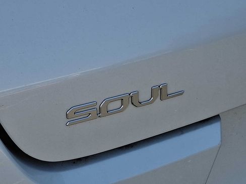 Used 2023 Kia Soul LX FWD image 31