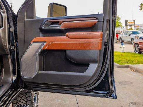 Used 2024 GMC Sierra 3500 Denali Ultimate image 37