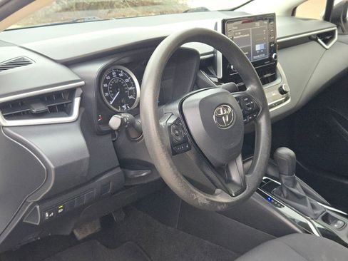 Used 2021 Toyota Corolla LE image 11