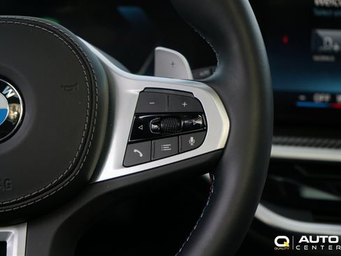 Used 2025 BMW X7 M60i AWD/4WD image 21