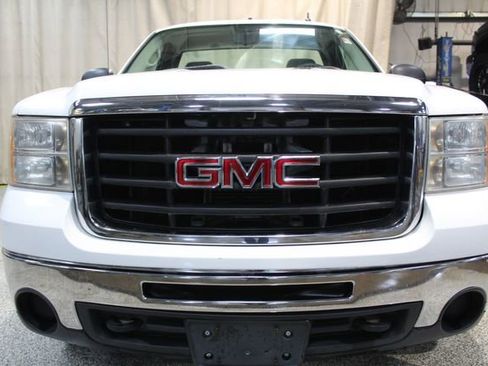 Used 2007 GMC Sierra 2500 W/T image 8