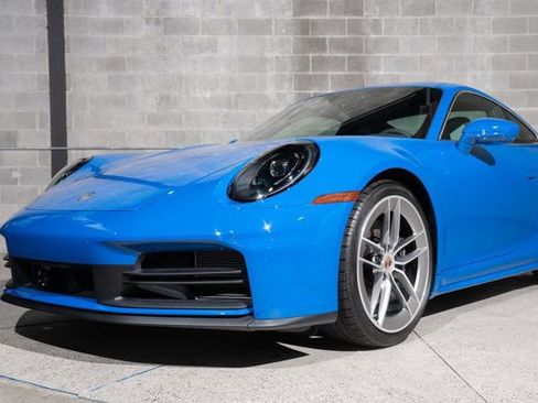 Used 2025 Porsche 911 Carrera RWD image 40