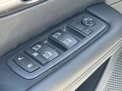 New 2026 Chrysler Pacifica Select w/ S Appearance Package FWD image 14