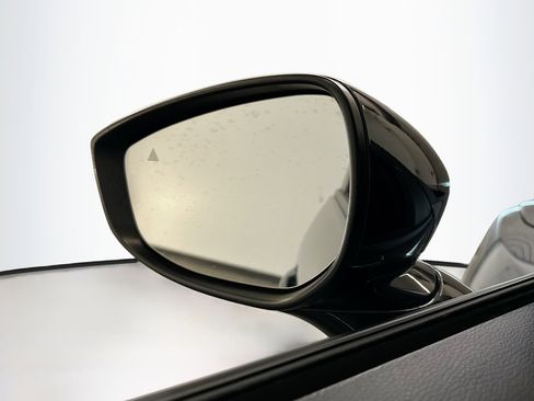 Used 2025 MAZDA CX-50 AWD 2.5 S w/ Premium Package image 16