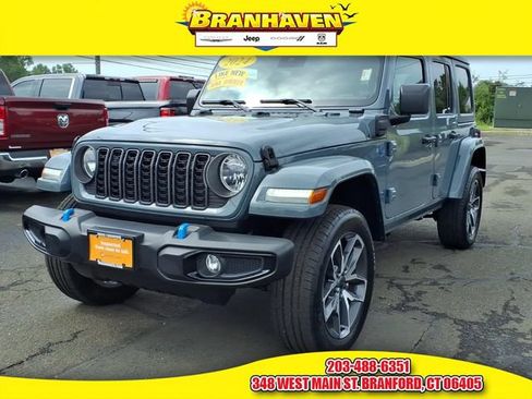 Used 2024 Jeep Wrangler Unlimited AWD/4WD image 1