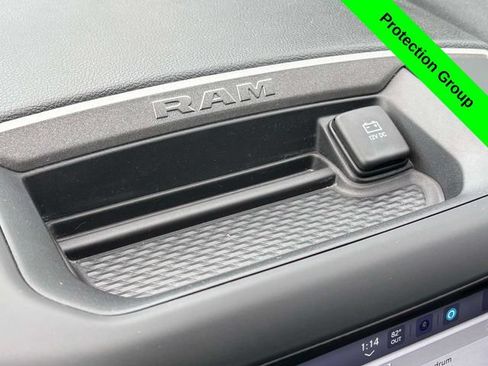 Used 2024 RAM 2500 Tradesman w/ Chrome Appearance Group AWD/4WD image 17