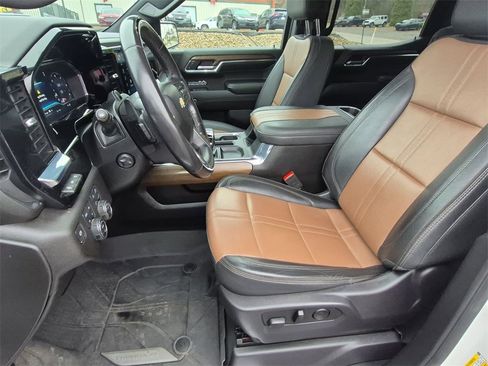 Used 2024 Chevrolet Silverado 1500 High Country image 18