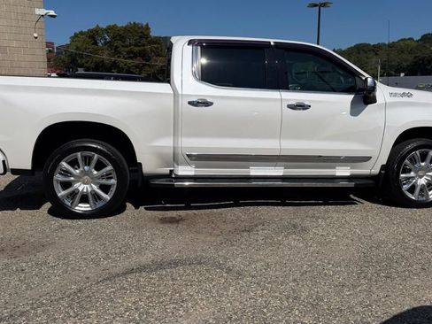 Used 2023 Chevrolet Silverado 1500 High Country w/ High Country Premium Package AWD/4WD image 7