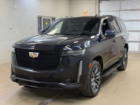 Used 2023 Cadillac Escalade Sport AWD/4WD image 3